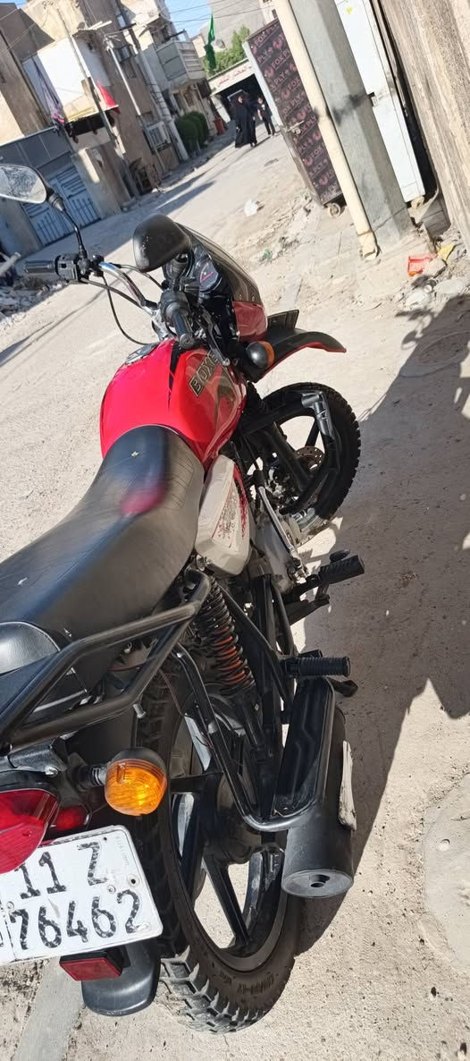 سلام عليكم دراجه بوكسر للبيع موديل 23 وسنويه   دراجه كفاله عامه أي نقص مابيه مكاني الحرية لاستفسار ***********
