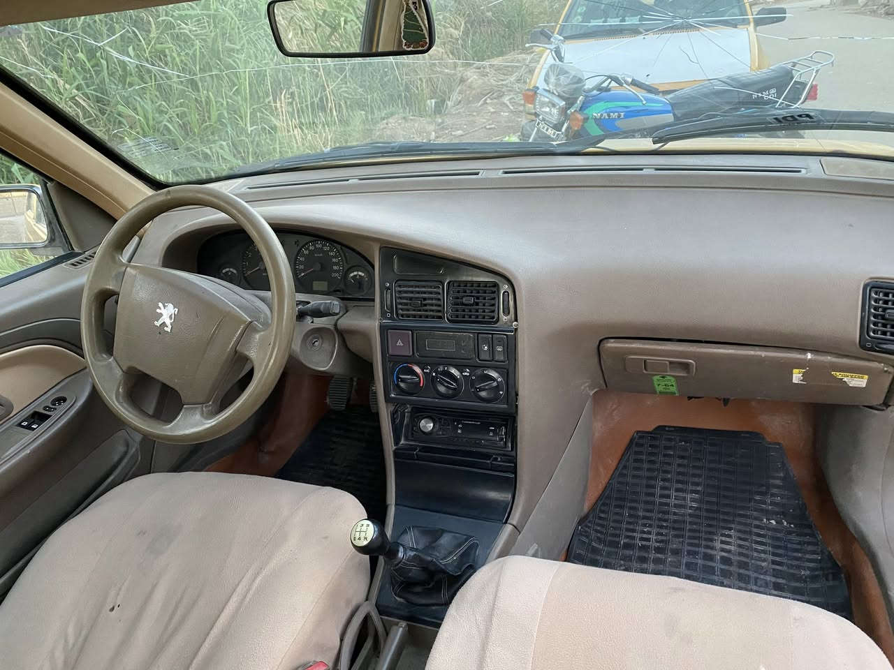 السلام عليكم بيجو٤٠٥لبيع ارقام إنكليزي السنوي ٣٢غاز بانزين مكلف بل نشر  رقم صاحب السياره***********
