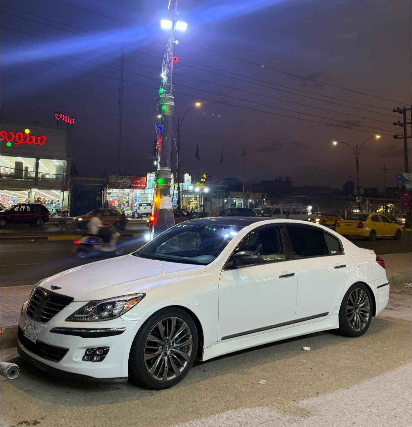 جينيسيز ٢٠١١ رويال فول
لون ابيض صدفي 
وارد امريكي حادثها جاملغ خلفي وباب وره الصدر بجم كبس 
السياره كلش جديده ومصروف عليها كلش هواي 
مكينه v8 خير من الله لا تنقيص ولا تبخير
-السياره فول مواصفات -داخل جلد 
-شاشه كبيره -ماوس وسطي- ماسحات اوتو
-تدفئه تبريد كشنات -فتحه سقف 
-كشن السائق والراكب كهرباء 
-بصمه -ستيرن كهرباء -مري قلاب ويا البك
-خزن كشن وستيرن ميموري -كامره 
-دبل جام عازل صوت وضوضاء-حساس امامي خلفي 
الاضافات 
-بجم لد + اشره لد 
-مازده 4 عدسات 
-بلاجكتور 4 عدسات ابيض+ اشاره
-داخل كاربون فايبر 
-سبايدر كاربون فايبر
-شفقه جامه خلفيه 
-سستم لحايه ودفيوزر كامل ووحيد على مستوه العراق
-شاشه اندرويد  مبرمجه على انضمه السياره
-سقف كنتاره 
-كشنات جلد لون ازرق مميز درجه اولى
-ويل مال رويال ١٥ اصلي وكاله
-داون بايب تفصال 
-دبات خلفيه cat back ريمونت 
-دعاميه  خلفي شكل مميز ام الفتحات الوحيده عمل خاص 
-جهاز opd مربوط على شاشه السياره يقره الاعطال وكل تفاصيل السياره
-جهاز Xtros 6 drive  لتحسين استجابه الدعسه يحتوي ٦ وضعيات مختلفه ايكو ونورمال والسبورت والسوبر سبورت
 -حداديه امامي خلفي جديده
-تخم تاير جديد
-ادامه منضومه الاحتراق  والمكينه
والسياره مميزه وكلش هواي مصروف عليها
طبعا السياره كلش حلوه ومميزه والوحيده ب العراق 
ك نصبه وتعديل 
السعر 130$ وبيها مجال
 مكان السياره كربلاء المقدسه
للاستفسار ***********-***********
