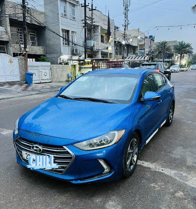 السلام عليكم
للبيع هونداي انترا 
وارد امريكي 
موديل 2017 
حادث خفيف فقط تبديل جاملغ 
محرك الفين دوش 
نص مواصفات 
رقم سيلمانيه جديد باسمي 
مكان سيارة بغداد 
السعر 110 وبيه مجال 
رقم تلفون ***********
