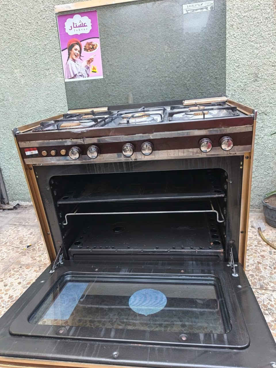 طباخ عشتار ابيض خمس عيون افران اوتوماتيك شوايه وكلوب كله شغال تاخذون على الفحص للبيع  الاستفسار خاص او رقم *********** وتساب يوجد توصيل مناطق بغداد فقط
