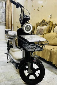 للبيع دراجه شحن حجم 14  اربع بطاريات جديده  تاير امامي خلفي جدد  سويج ...