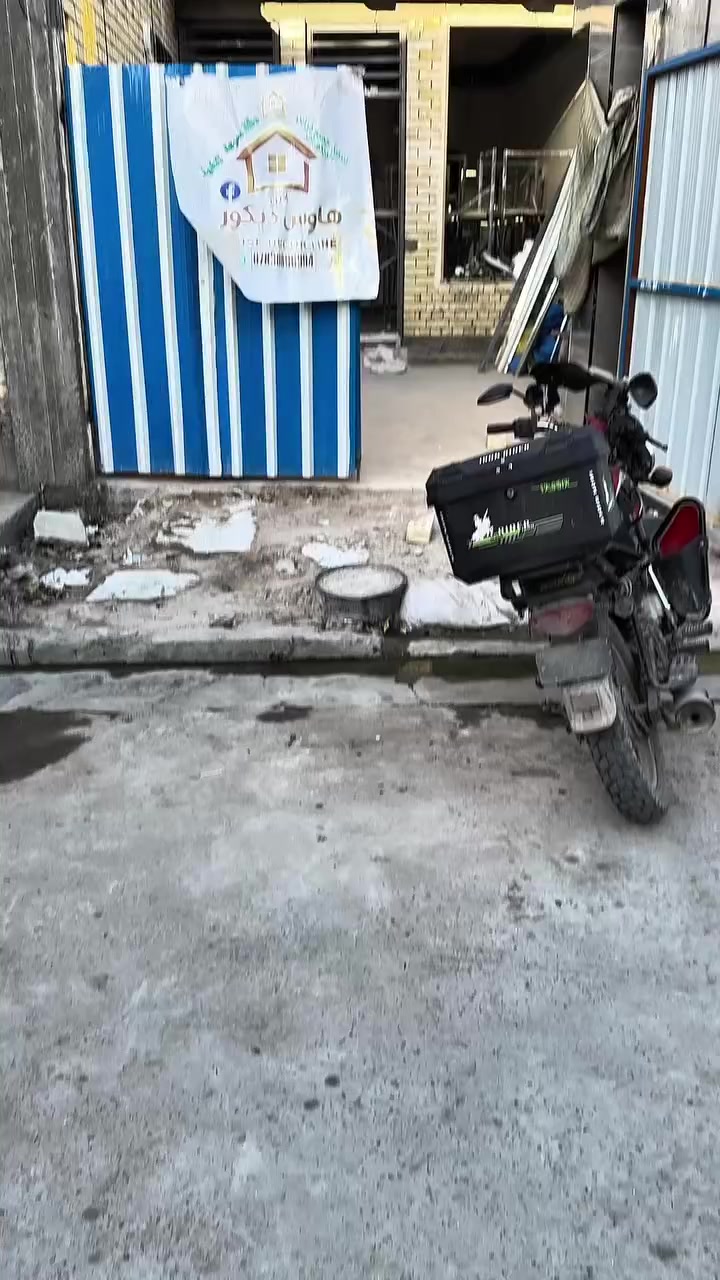 المتر 30 يشمل الطلس والتصليح والسنفره وتثقيب الاناره وحفر البروفايل وتسليك الوايرات والعرض يشمل الصبغ ايضا .. علما التسليم هندسي بل كامل من دون اي اخطاء مع الضمان جودة المواد عاليه جدا حديد 0.5 وجبس سعودي التسليم مفتاح ⛪️ تواصلو معنا الان *********** تابعو صفحتنا ليصلكم كل جديد من اعمالنا 🌹🏭
