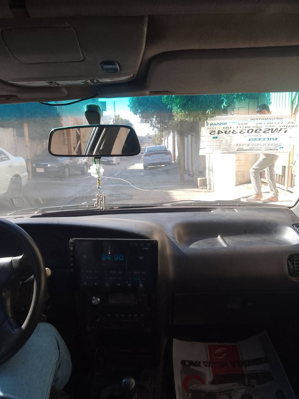 سلام عليكم نيسان براميره مكينه وكير بشر وشرط وكاله وتحويل سياره بسمي كابون بيها مبدل  سستم داخلها نضيف طخم تايات جداد الصدر جديد شاشه ومضخم جدد سعر28وبيها مجال ***********
