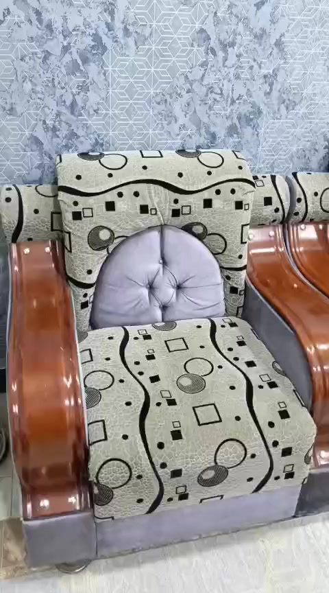 قنفات للبيع كلش نضيفات اريده ٣٠٠وبيهن مجال عنوان بصره الامن الداخلي ***********
