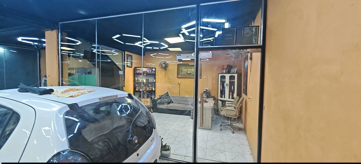 السلام عليكم للبيع محطه غسل وتبديل دهن وبوليش وحمامكو مكانه النجف كوفه شارع دور الحوزة
تحتوي على 
كمبريسر هواء 2
مضخه ماء 2 كهربائية وبانزين
مبرده كبيره
سبلت انفيرتر
رمبات حديد
منظومه كامرات
رفوف عدد 12
مكتب كامل 
ادوات بوليش
منظومه كهرباء بورد 
تانكي ماء 3
خط مولده مفتوح
يعني اليجي كبل يشتغل مايحتاج برغري سبب البيع لعدم التفرغ والله 
الله يرزق الجميع 
 بسعر مناسب  للستفسار ***********
