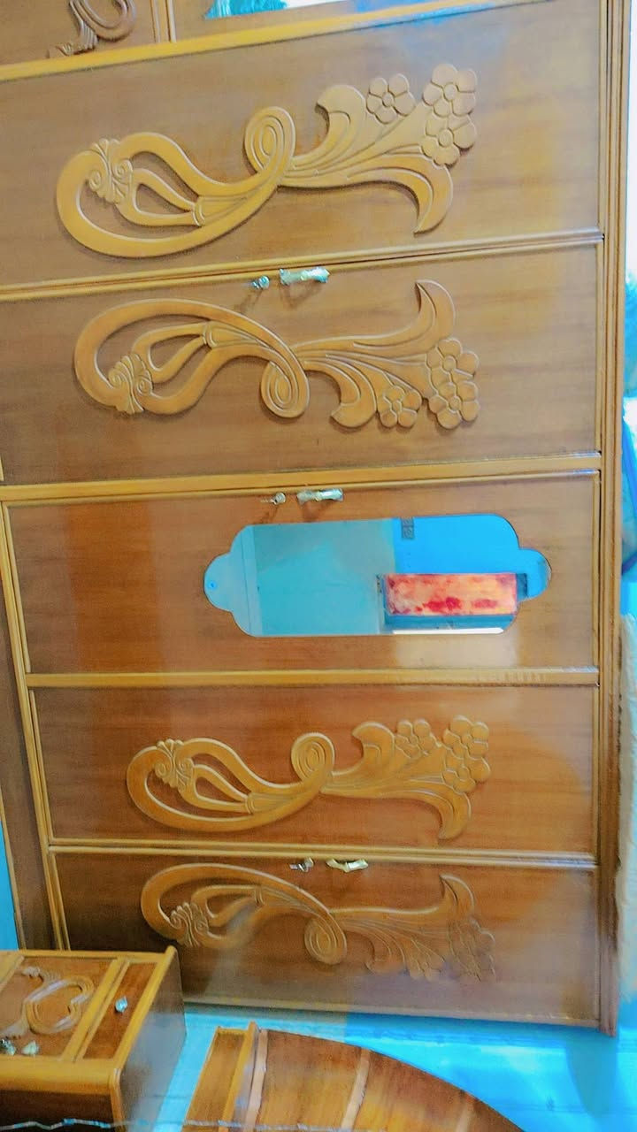 السلام عليكم غرفه صاج عراقي شغل درجه أوله خمس بواب البيع مكان نجف سعر 650 استفسار ***********
