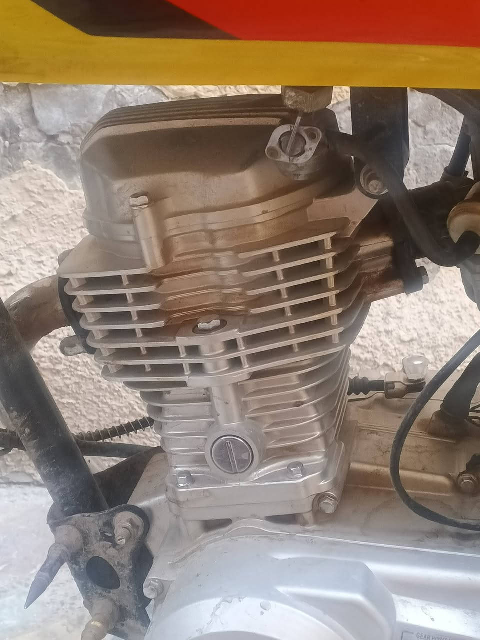 للبيع سعرها 600 وبيها مجال مكينه نظيفه برغي ما مفتوح بيها مكاني بغداد حي أور  هذا رقمي ***********
