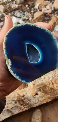 حجر عقيق • ازرق صافي