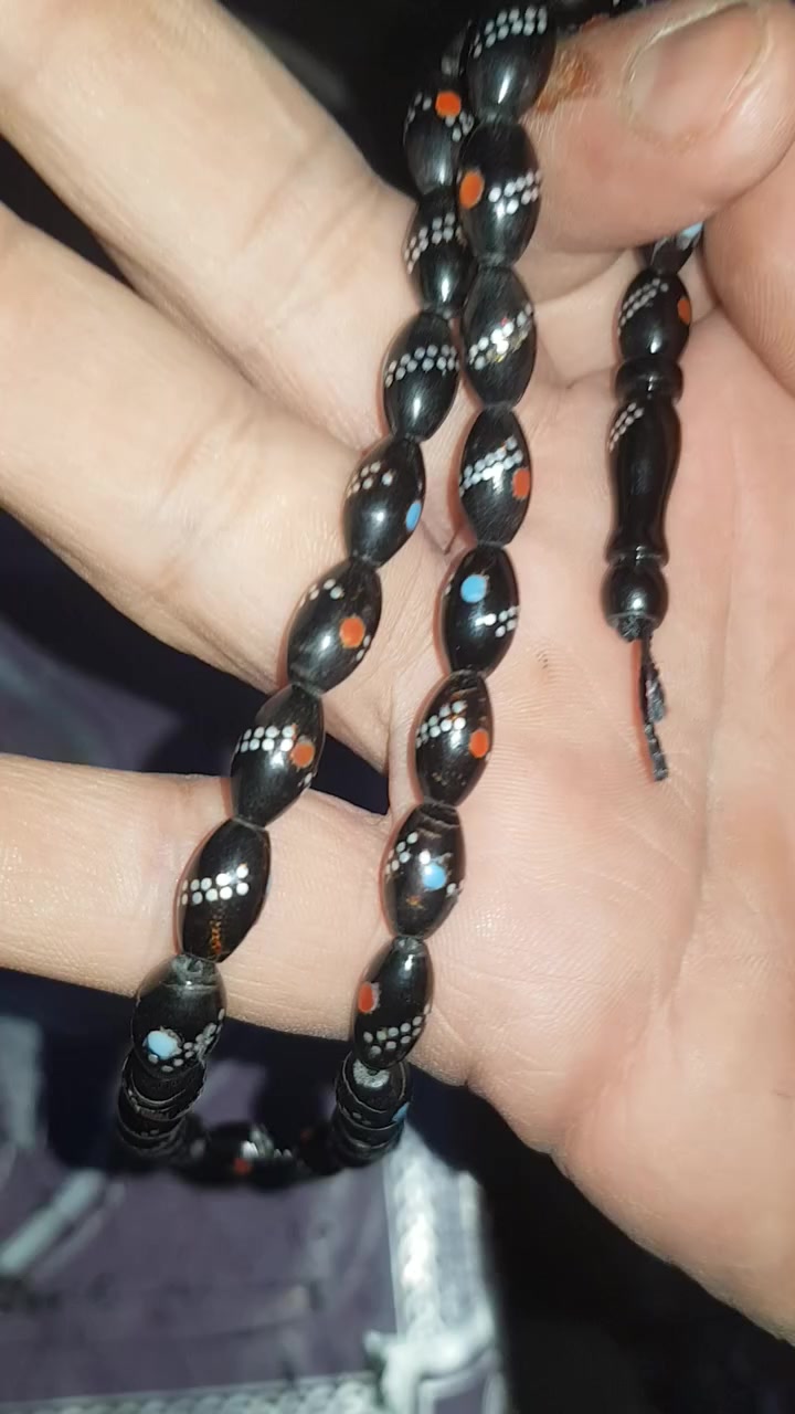 للبيع يسر طبيعي يسر البحر الاحمر مذكور بلقران ويخرج منه الؤلؤ والمرجان
االمرجان الاسود يسما بليسر،،،،،ان مع العسر يسرا والله اليشيل اليسر تيسير عباره عن حرز من الجن والعين لان يسحب الطاقه السلبه ومو اني اكول الله سبحانه وتعالى واليصدك يدخل علنت ويشوف فوائده عندي هاي اليسر عايزه كركوشه فقط سبحه كفيه ناعمه سعره ٣٠


**إذا كنت صاحب هذا الإعلان وتريد حذفه لأي سبب، رجاءا أرسل رسالة إلى الدعم الفني**