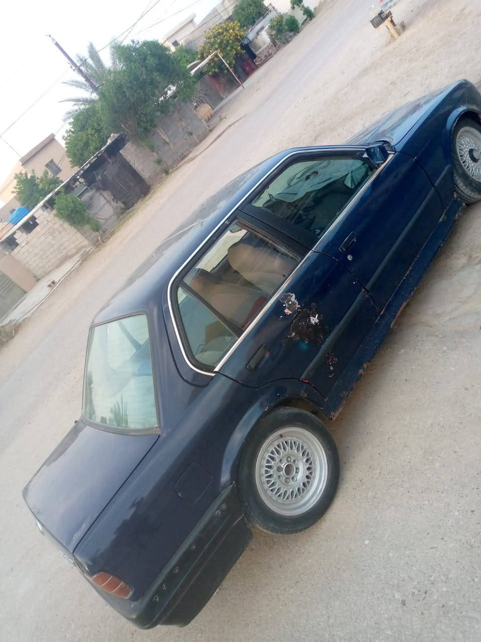 زعرة BMW320 رقم كركوك انگليزي ب اسمي محرك كير خير من الله تخم تايرات حدادية 70% سيارة بلادية بدون صبغ فقط 3 قطع تبديل سعرها 28 وبيها مجال مكاني ديالى  استفسار ع رقم ***********
