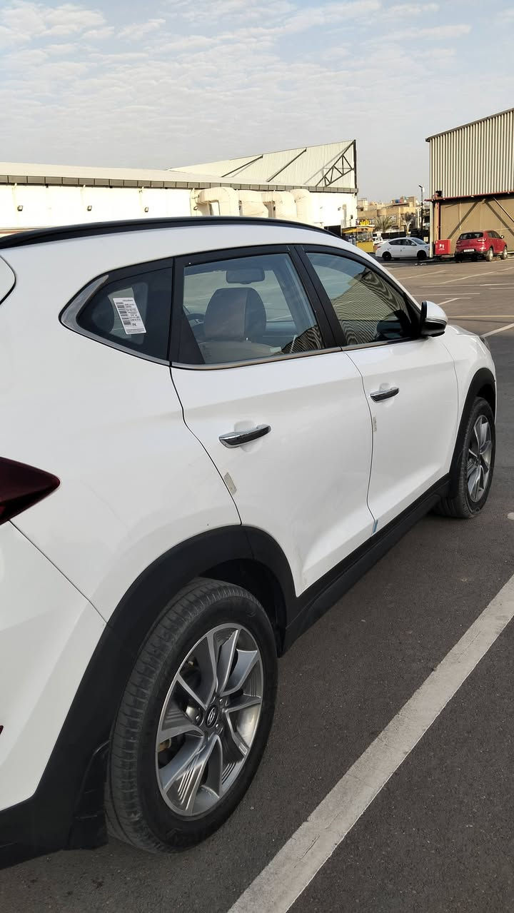 توسان 2018 خليجي رقم بغداد بأسمي سنويه 2030
المواصفات

بـنــورامـا

محرك 2000 دوش 

عداد المسافة 88الف 

تخم تايرات(برجستون الاصلي) قبل 5اشهر من شديتهن

بيهه بارد موضح بالسونار

الـسـعر(188) وبيهه مجال 

المكان بغداد/حي اور

***********
