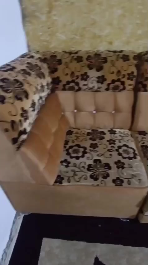 قنفات للبيع تخم كامل قليل مستخدم سعر 400
المكان البصره الجمهوريه


**إذا كنت صاحب هذا الإعلان وتريد حذفه لأي سبب، رجاءا أرسل رسالة إلى الدعم الفني**