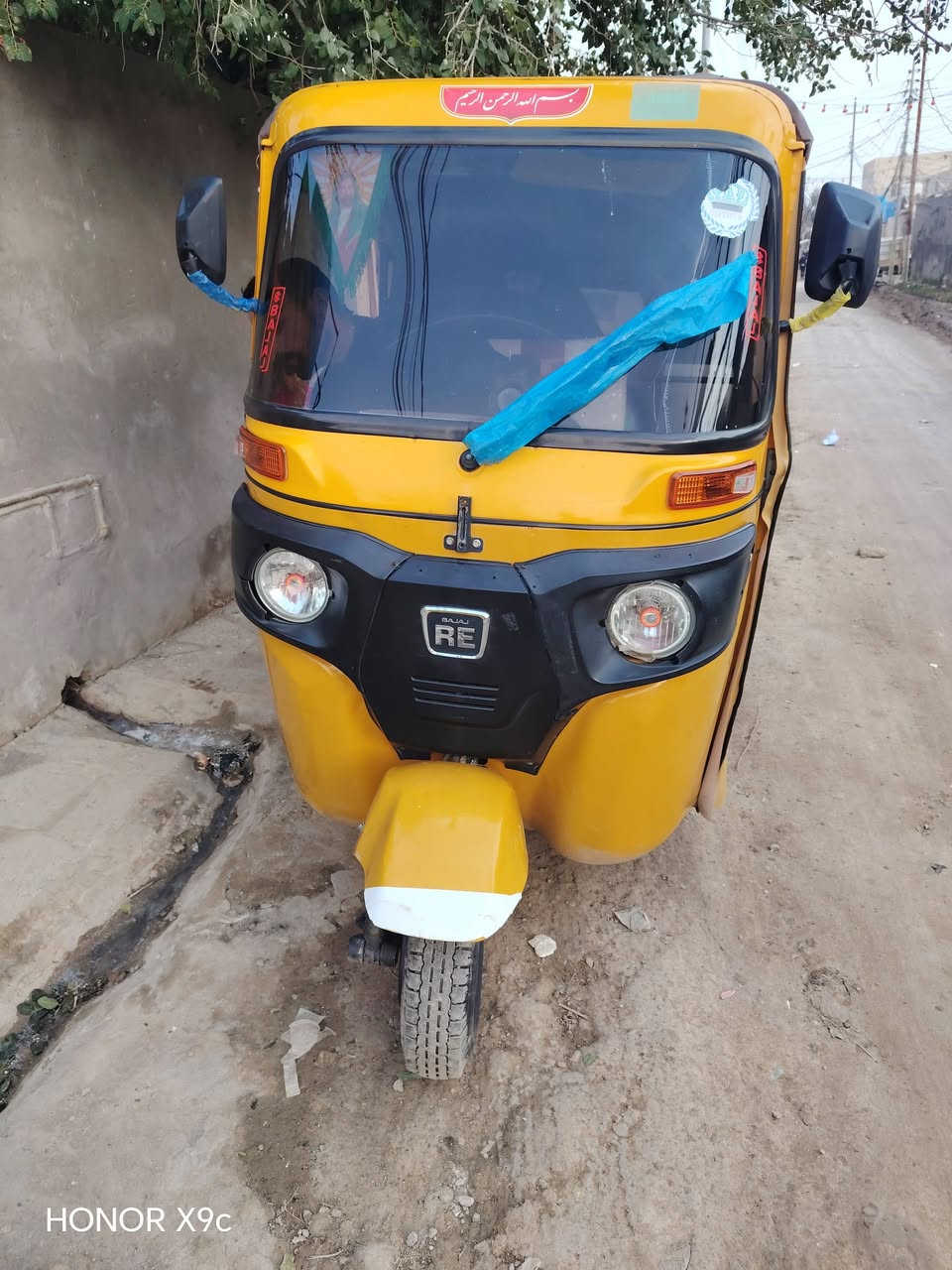 تكتك 21 للبيع 
تكتك موديل 21 رقم انكليزي بشهر الـ3 مكينه مكفوله بيها بارد 
***********
