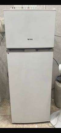 ثلاجة • للبيع