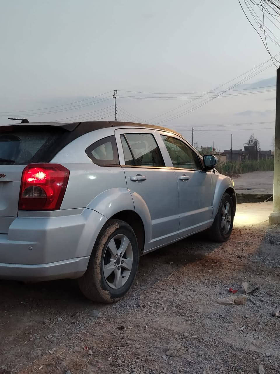 السلام عليكم دوج موديل 2007 سياره خير من الله كير مكينه تخم تاير وين ميعجبك طك سويج وطلع مكاني بغداد قرب مجمع بسمايه ***********اتصل ودلل
