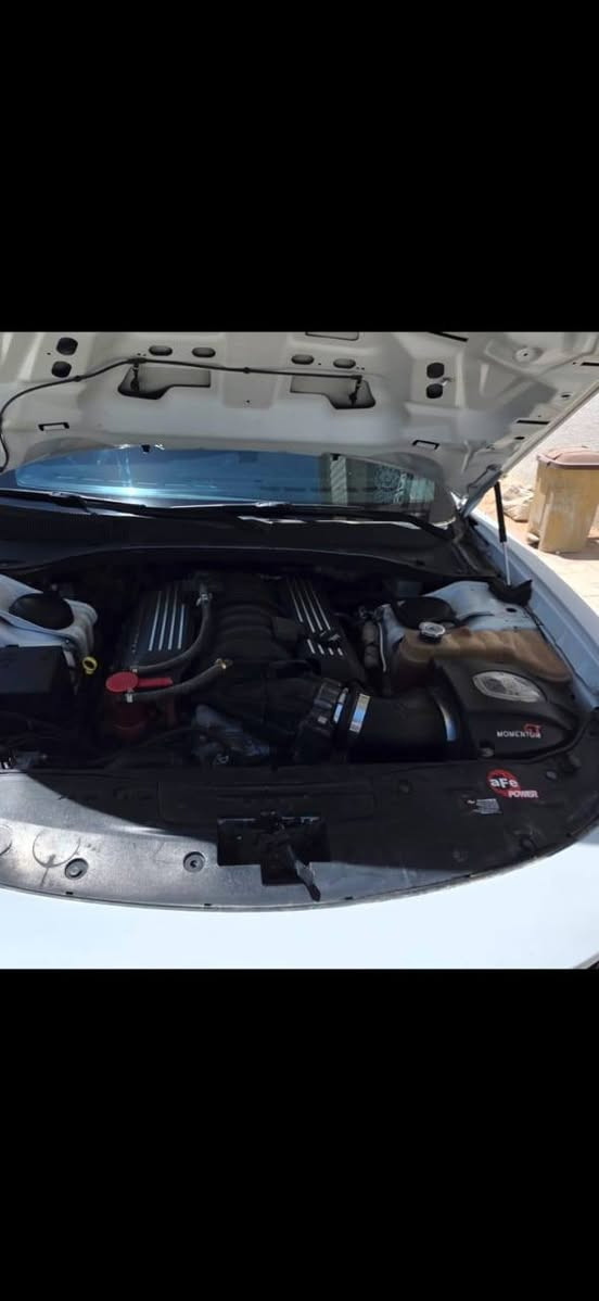 السلام عليكم ..
دوج جارجر سكات باك لون ابيض . Scat Pack 

وارد أمريكي  نظيفة جدا وماناقصة اي شي  فول عده الفتحه 

#الموديل : 2019. ( امريكي) . حادث بنيد وجاملغين وربع باب السايق وبالهلال مال جاملع الخلفي شخط زغير وانصبغ ع كده بدون معجون والباقي كفاله مكينه كير اكسل كلهم كفاله 

#المحرك : SRT . V8 . 6.4L برتقالي الجبير BGE يصير اقوى من ال 6400 العادي .

#ماشية 62 كيلو مو ميل قابل لزياده 

رقم بغداد الجديد وهزه جديده ابسمي تحويل ثاني يوم 

                         ****************

 المواصفات :

رادار خلفي وجانبي ونقطة عمياء وتدفئة بالمرايات والمري قلاب مع البك . 

* مكابح رياضية (برمبو) . 4 بستم 

* لايت LED . 

* كاميرا خلفية . 

* امكانية التحكم بوضعيات المقود كهربائيا . 

* كشن ميموري خزن وكهرباء

* كزوز بلاد دبات سود . 

* حساسات خلفية . 

* ويل قياس 20 أنج نجمة تو سايز كفالة جديد مع تخم تاير كوري اصلي امامي هانكوك جديد وخلفي كومهو جديد سرعة 300 وفوك

* سستم صوت ALPINE . 

* تشغيل عن بعد . 

* مقاعد رياضية حضن + جلد الكانتارا . 

* المقاعد الأمامية تبريد وتدفئة والخلفية تدفئة . 

* نظام خرائط GPS . 

* شاشة كبيرة قياس 8.4 أنج اوپشنات SRT 

* تدفئة ستيرن . 

* كير شفتر بالستيرن . 

* جناح خلفي . 

* بلوتوث تلفون . 

* محدد سرعة . 

                             ****************

الإضافات 

_شوته AFE اصلية

_اويل كاج كان

_بلكات NGK ريسنك 

_ولف حماوه 82  اصلي حماوة 85 حتى بالكبس

_دبات srt اسود 

_العقل مفتوح اول لاين تفريغ كامل فصله سيڤتي كامل برمجه داينو مصطفى ايكل  

_تخم تاير جديد خلفي 315 امامي 245

_ لايت امامي LED انارتها نهار 

                          **************

مبولش سياره + نانو سراميك ضمان 5 سنوات  

مكان السيارة (كربلاء) 

السيارة مصروف عليها وشرط بدون برغي نقص من الرقم للرقم ولا اي كلوب او خلل وسيرفس كامل دهن بريك دسكات دهن اكسل كله يتبدل بالموعد السعر 210$

 للاتصال ***********  / ***********
