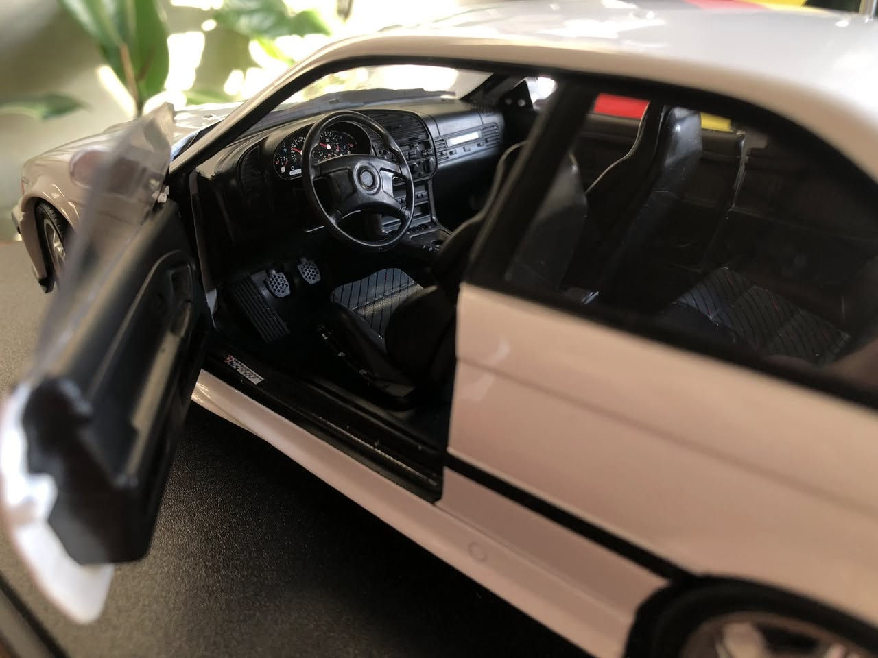 السلام عليكم 🖤
BMW e36 m3 🇩🇪1:18

شكراً لك يا أخي العزيزAhmet A Latif🖤


**إذا كنت صاحب هذا الإعلان وتريد حذفه لأي سبب، رجاءا أرسل رسالة إلى الدعم الفني**