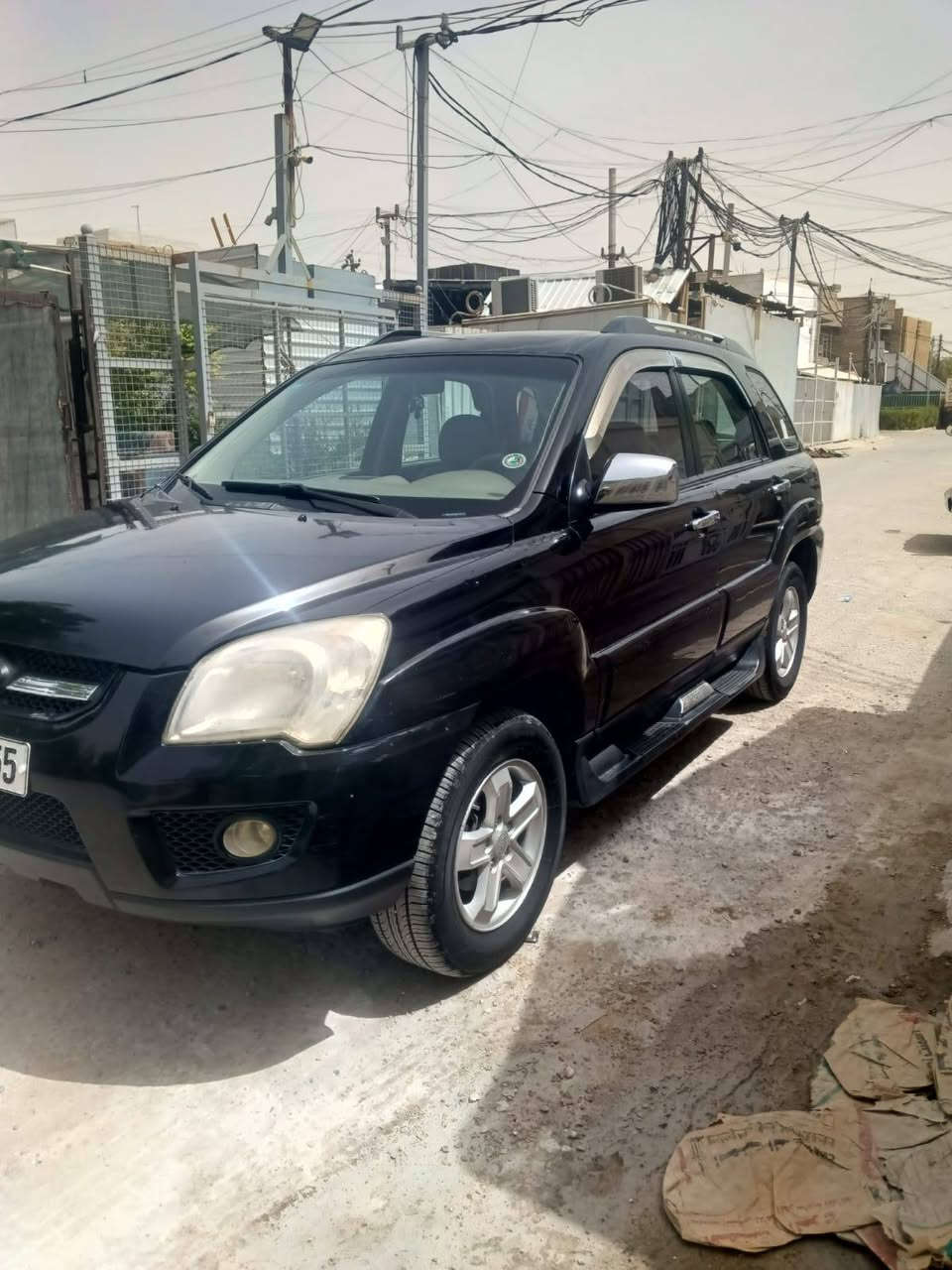 السلام عليكم سبورتج للبيع 2009 خليجي  السونار موجود بل منشور المكينه 2000 دوش رقم بغداد الجديد السعر100 وبيهه مجال  مكاني بغداد ***********
