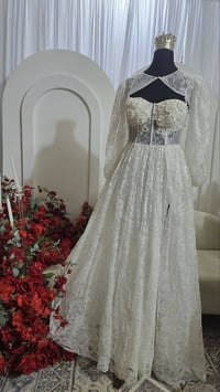 دانتيل أبيض • قطعتين • قياس ٣٨-٤٠