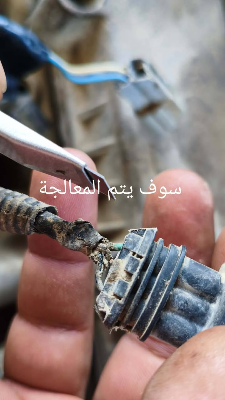 "شيري تيكو 2013" - استرجع عزم الوكالة! 🛠️✨

​هل تعاني من خمول في المحرك أو عدم استقرار في "السلولي"؟ في ورشة الحسنين التخصصية، نقدم لسيارات شيري تيجو باقة الإدامة المتكاملة لتصفية المحرك وزيادة كفاءته.

​✅ برنامج الإدامة يشمل تنظيف وصيانة:

​بوابة الهواء (الجويتر): لضمان استجابة سريعة للدواسة واستقرار الـ RPM.

​النوزلات (الإنكترات): تنظيف ومعايرة لضمان بخ وقود مثالي وتقليل الصرف.

​حساس الهواء (MAP Sensor): لضمان قراءة دقيقة لضغط المحرك وتصفية العمل.

​حساس الكام وحساس الكرنك: تنظيف وفحص لضمان تشغيل سريع وتوافق الاحتراق.

​✅ عمل خاص ومميز:

​معالجة حساس الطرق (Knocking Sensor): فحص ومعالجة التوصيلات والوايرات لضمان التخلص من صوت "الداونز" المزعج وحماية المحرك.

​نحن نستخدم مواد تنظيف متخصصة لا تضر بالحساسات، مع فحص برمجي شامل بعد الإدامة للتأكد من خلو المنظومة من أي أخطاء.

​📍 العنوان: السماوة - مقابل جامعة المثنى - الباب الخلفي.

📞 للحجز والاستفسار: *********** - ***********

​ورشة الحسنين.. التشخيص الصحيح أساس الصيانة الناجحة! 🏁
