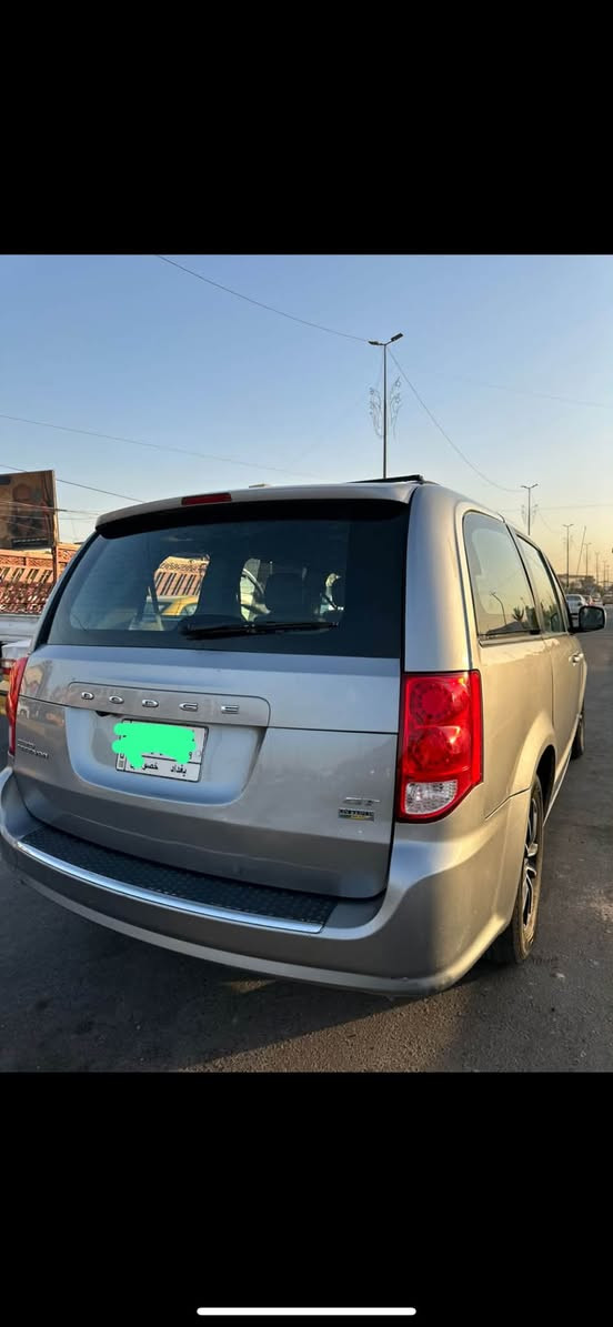 للبيع دوج كرفان
موديل 19
اللون رصاصي
رقم بغداد باسمي وشرط التحويل 
مواصفات GT
بيبان كهربائي
صندوق كهربائي
تشغيل عن بعد
منضومة لايت زينون 
كشنات. جلد 
داخل اسود ملكي 
3 قطع تبريد

حادثها تبديل جاملغ  امامي الايمن اصلي بدون صبغ
وصبغ جاملغ خلفي الايمن
وتبديل باب الاسلايت بلادي نفس اللون بدون صبغ
جاهزه من كلشي تخم تاير جديد وحداديه جديد
مكان السياره
بغداد الرصافه 
 
السعر 165
للاستفسار  الاتصال على الرقم 
***********
