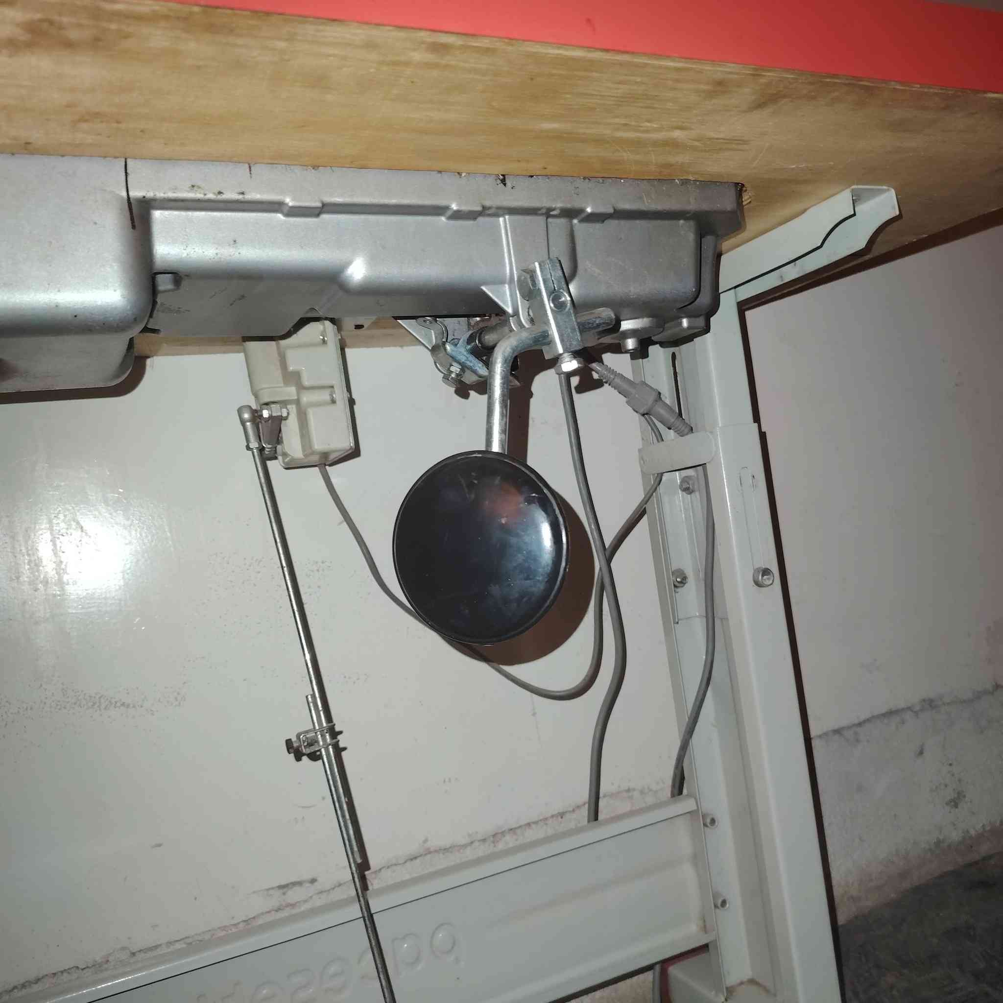 سلام وعليكم مكينه خياطه صنع ياباني نضيفه السعر 270 بيه مجال قليل مكان بغداد اليوسفيه  ارقم هاتف ***********
