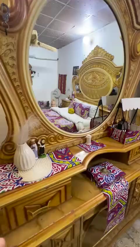 غرفه عراقية تفصال الخشب الثكيل  قياس الكنتور ٤ متر بابين سلايت وبابين لا الغرفه ٦ قطع (كنتور وميز مرايا وميز بلازما وكومديات ٢ وجربايه )مابيها اي ضرر العنوان بغداد مفصلتها بمليونين بس بسبب ضيق المكان اريد ابيعها


**إذا كنت صاحب هذا الإعلان وتريد حذفه لأي سبب، رجاءا أرسل رسالة إلى الدعم الفني**