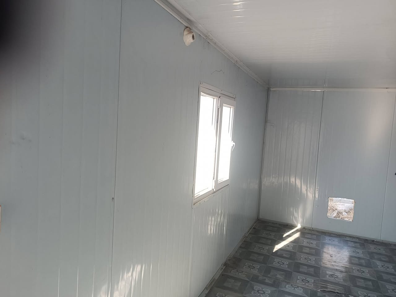 كرفان عدد اثنين للبيع.
***********
