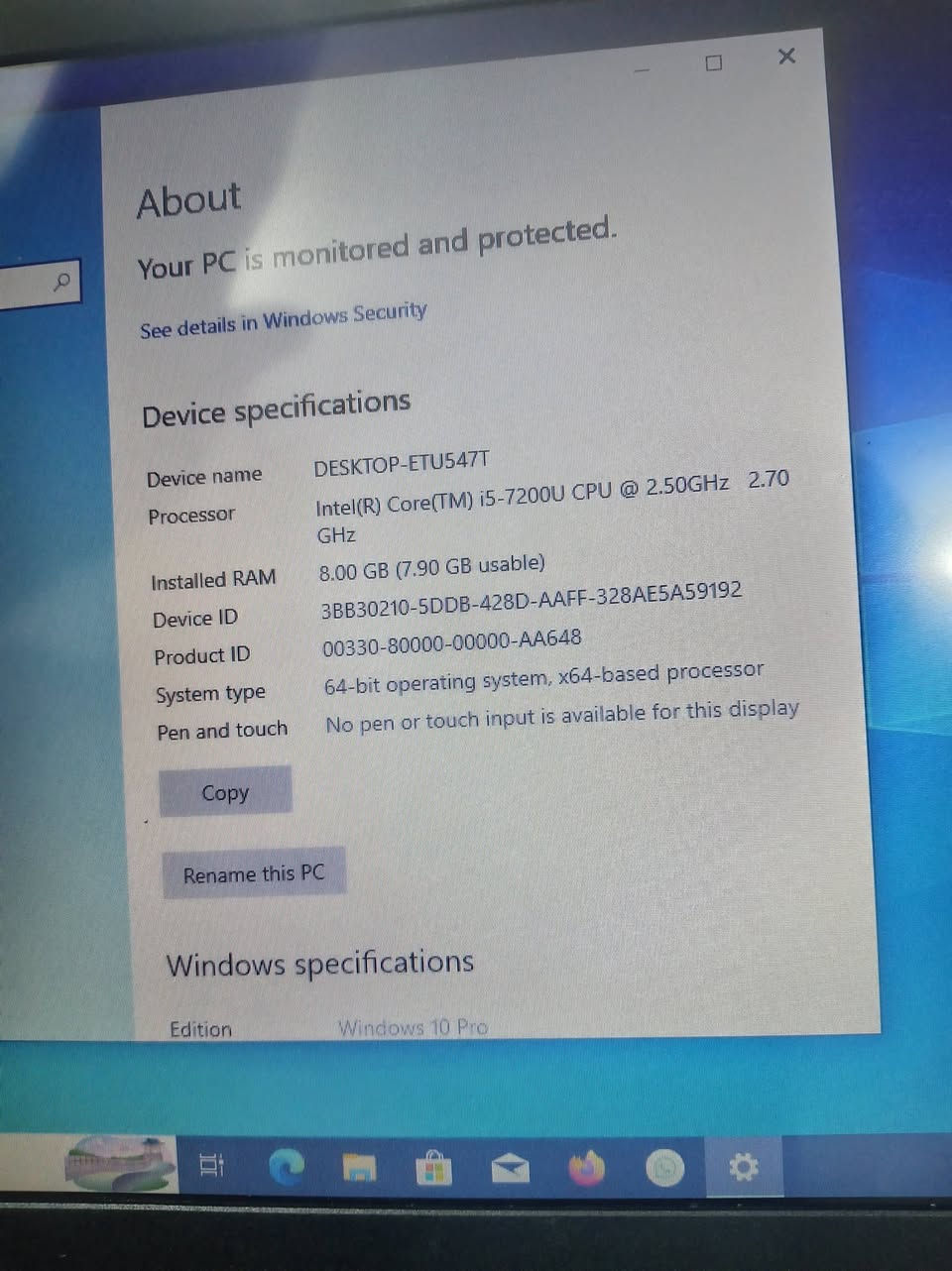 السلام عليكم
لابتوب نظيف نوع Lenovo مواصفاته عاليه ومنشورة مع الصور اشترتيته كملت بيه رسالة الماجستير وحاليا اريد ابيعه سعره ٢٧٥ الف بيه مجال... 
***********
