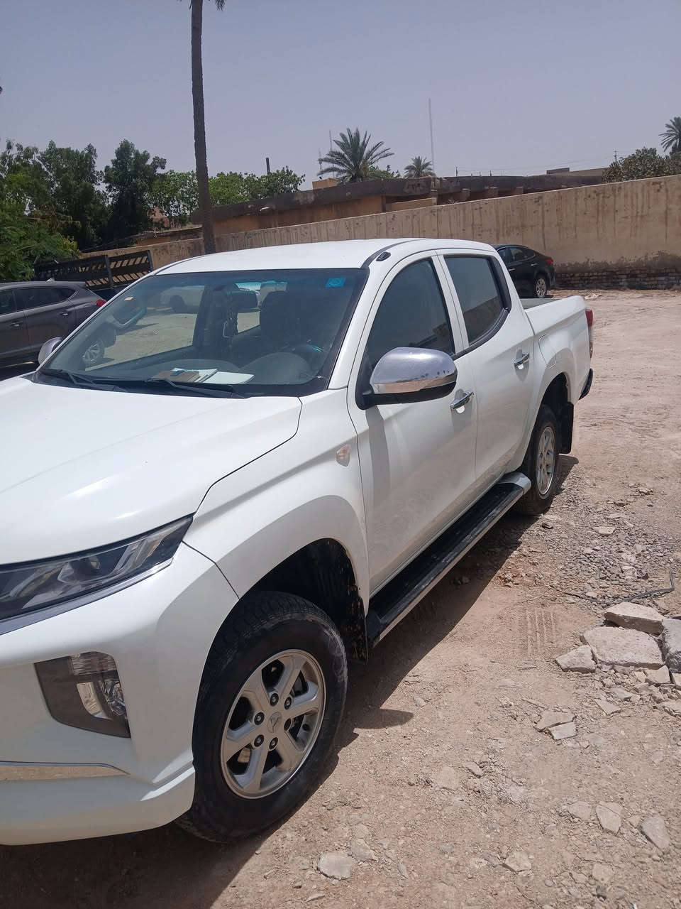 السلام عليكم
 ميسبوشي L200 موديل 2020 بانزين كير عادي دفع رباعي السياره مكفوله كفاله عامه السعر 175 للاستفسار الاتصال على الرقم ***********
