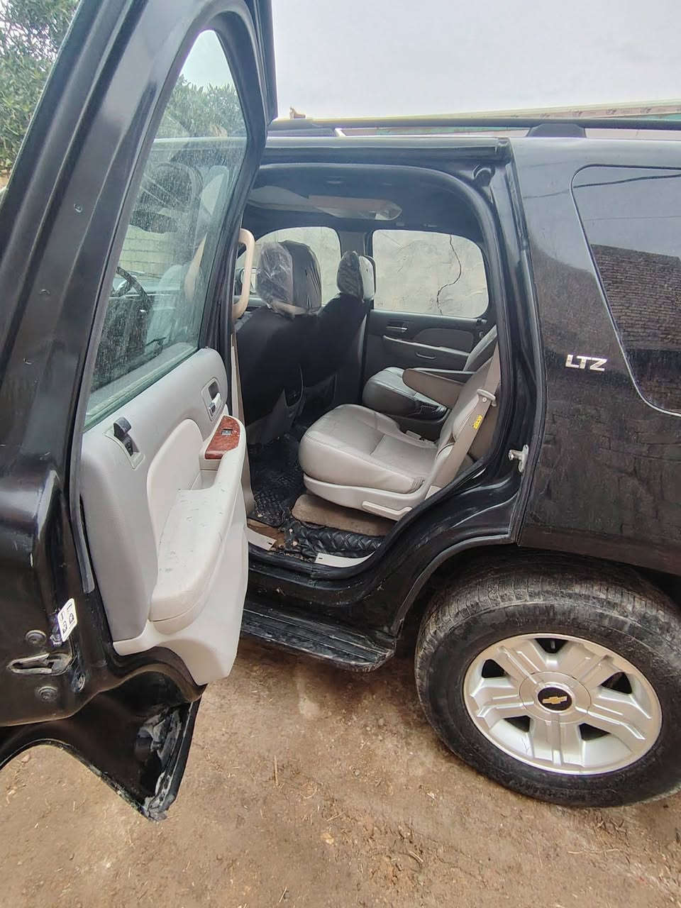 السلام عليكم 
تاهو ٢٠٠٨ ادوات
مكفولة من الكص والحادث 
فئة ال تي زت 
ارقام الشاصي كاملة وواضحة جاهزة للترقيم 
مقاعد وجنطة كهرباء 
فتحة سقف 
تبريد شغال
كامرة حساس خلفي
السعر ٧٥ ورقة
مكان مركز الحلة
***********
***********
