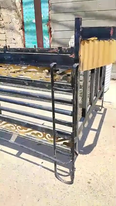 عليكم محجر كيا نثية للبيع المكان واسط صويرة السعر 250 وبيه مجال يرادلة لحيم قليل *********** اتصال
