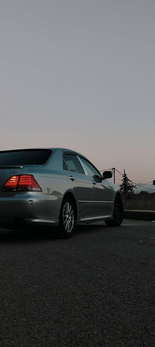 شاهینە
٢٠٠٥ سلڤەر گچکە بە گچکە ئەتلەتی سپۆرت لایت ڕەش 
٣دووگمە ناو رەساسی بێ دووکەڵ
 
گێر مەکینە بەشەرت سەقف بەشەرت 
کامێرە 
کامل مەسرووف گزۆزی سپۆرت 
سەوداش دەکەم بە ئەڤانتی 
***********
44 نرخ معامەلە
