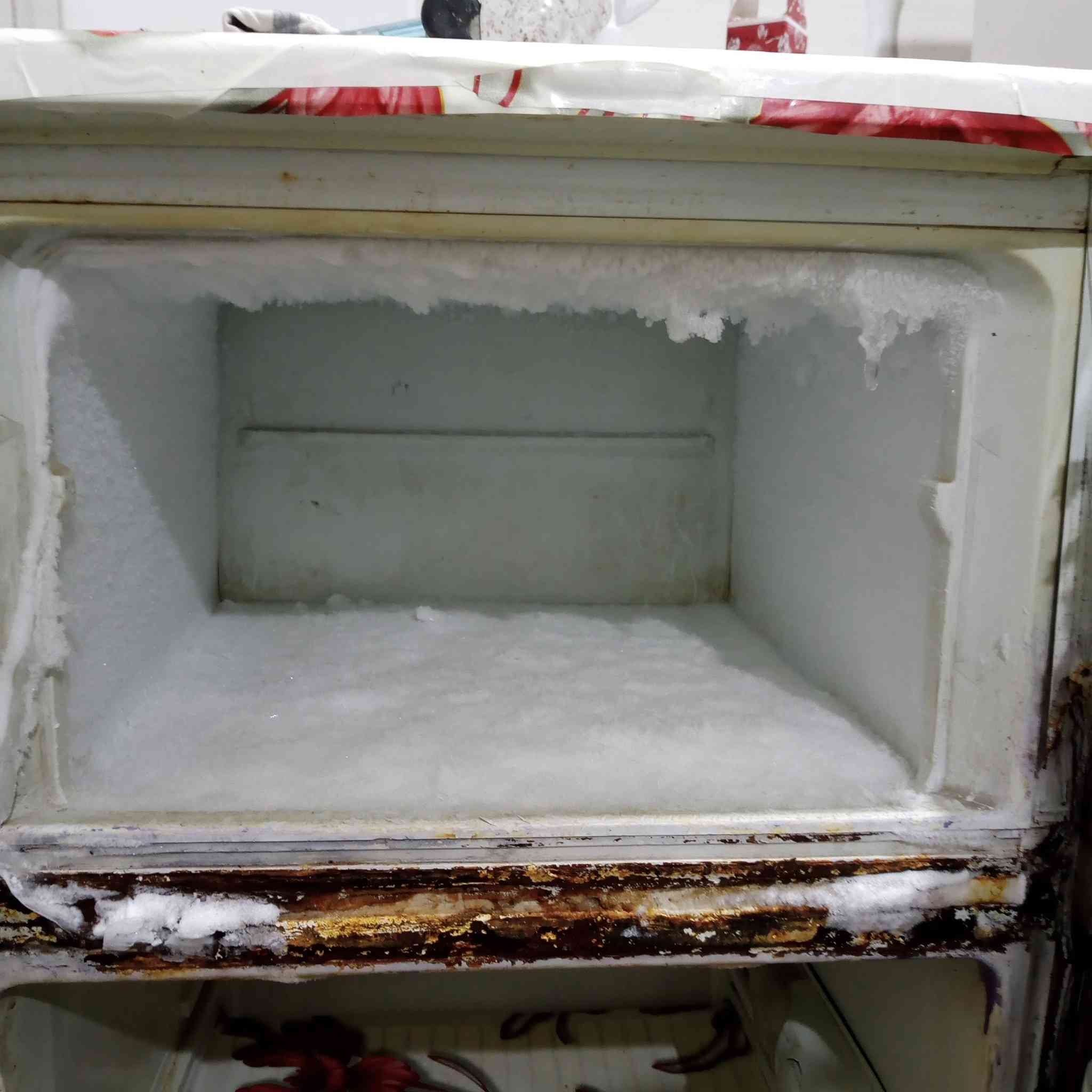 ثلاجه مستعمله للبيع وتجمد ثلج الاتصال على الرقم *********** أو تفضل على الخاص
