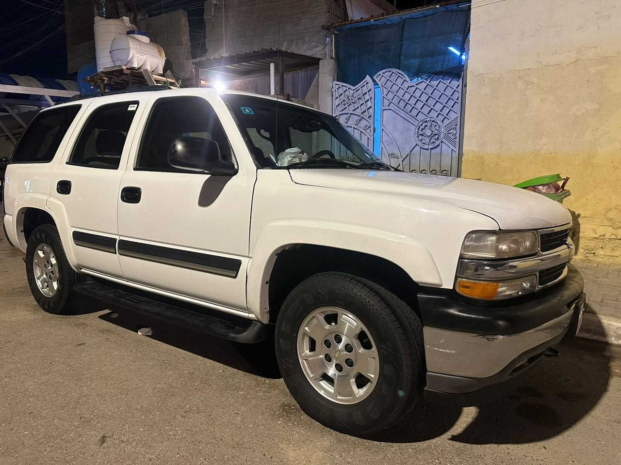 تاهو خليجي كفاله ضربه وتبديل وصبغ
رقم دولي تحويل بغداد 

عنواني مركز البصرة 

***********

كفاله مكينه وكير واكسل وتخم تاير وحداده 

سياره جديده داخل وخارج 

السعر 160$
