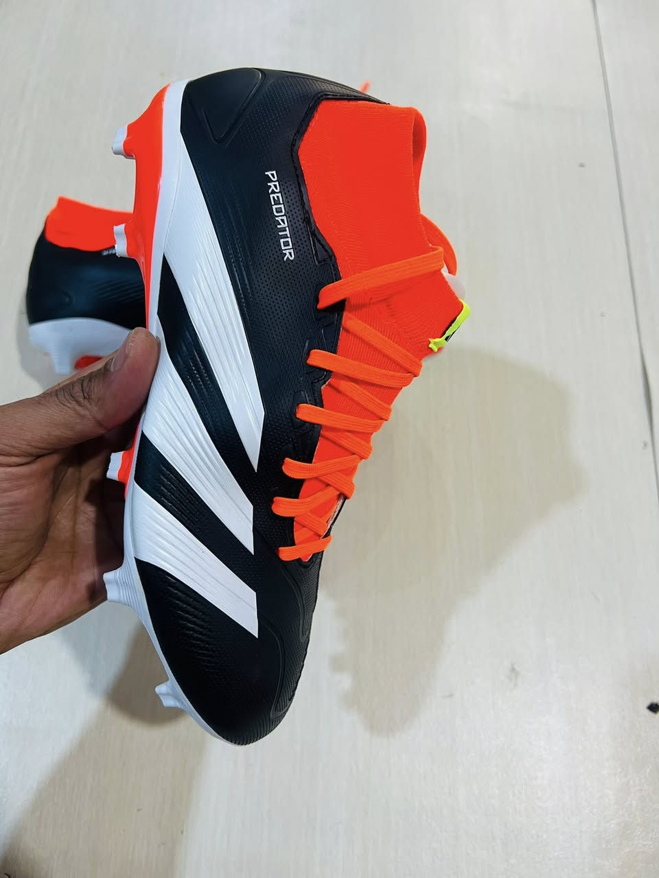 تحفه شرط
ادداس اخر اصدار 
اصلي اورجنل وكاله 
اورجنل شرط غير مستخدم 
قياس40 
سعر خاص 
توصيل موجود 
واتساب متوفر 
***********
