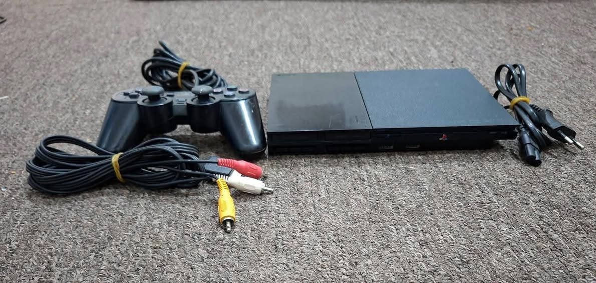 شاشة بلازمة ٣٢ ال جي
داعمة Av
بلي ٢ شغال اقراص 
محور هارد 
سعر الاثنين معا ٩٥الف 
***********
