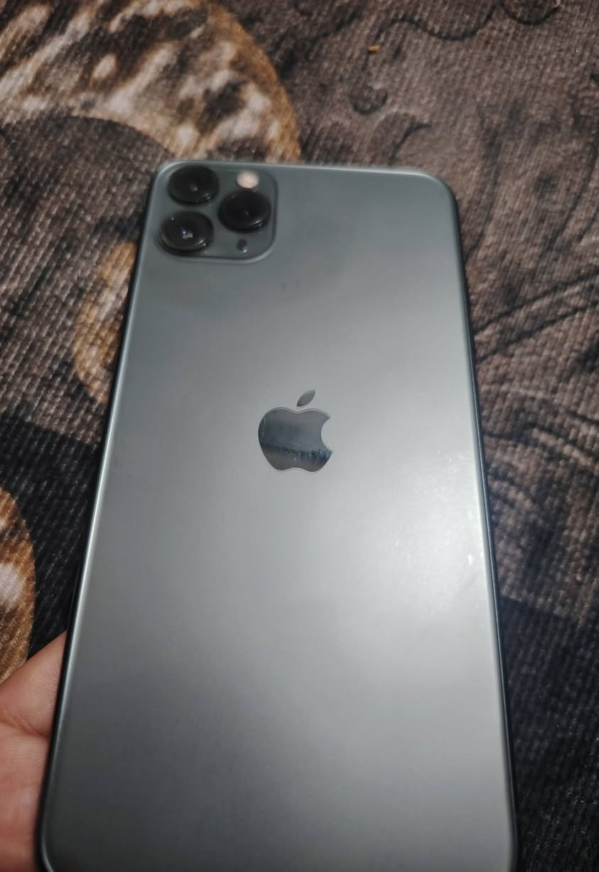 ايفون 11برو ماكس
نضافه 95٪
ذاكره 256
بطاريه 82بلاديه 
مبدل شاشه اصلي فقط 
جهاز جديد كلش 
الي يريده 
***********
