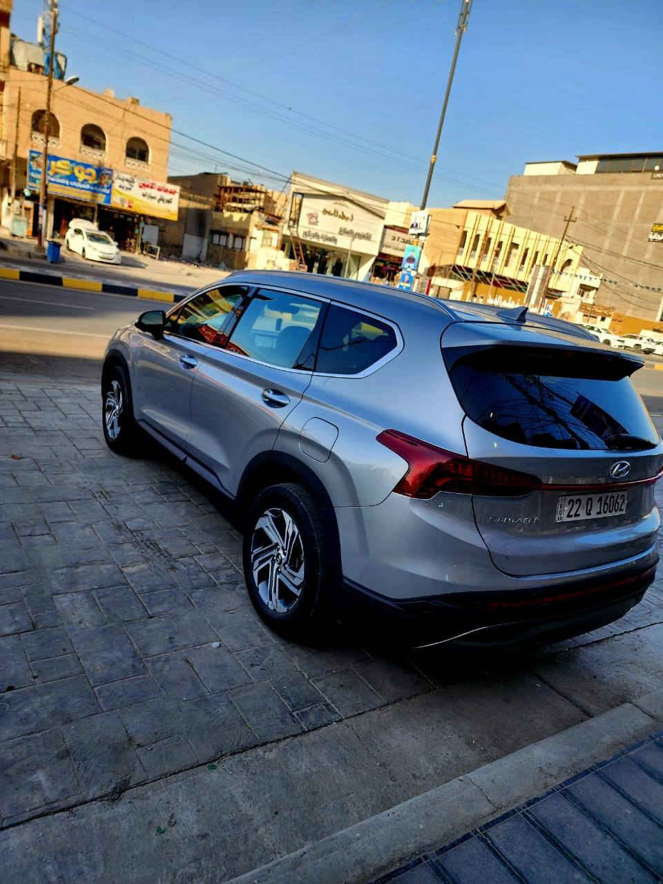 سلام عليكم للبيع فقط مكلف بلنشر الاتصال بلرقم مال صاحبه جوه 
سنتافي موديل 2023 وارد امريكي 
فول مواصفات عدا الفتحه والفور ويل
حادثه مرفق صور امريكا بلمنشور
5 راكب 
محرك ٢٥٠٠ تنفس طبيعي 
شاشه كبيره كامره دواره 
تحكم استيرن جهتين 
تبريد قطعتين كشن كهربائي سايق تدفئه بلكشن شاحن وايرلس وظعيات قياده اطفاء ذاتي اريل نفكيشن جنطه كهرباء وباقي مواصفات معروفه ماشيه ٦٠ مايل
رقم اربيل الدولي تحول مباشر وسياره جديده وجاهزه مابيه اي نقص
سعره اتصل بلرقم مال صاحبه 
 بغداد جكوك
اي استفسار/ ***********
