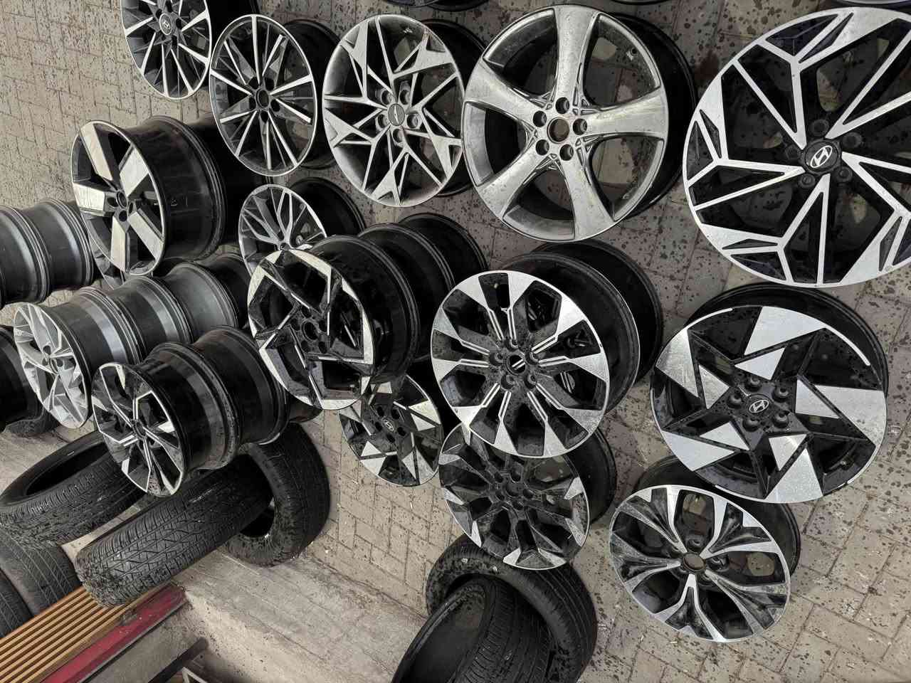 البيت الصيني لتجارة الويل كب والإطارات 
بغداد حي العامل 
***********
