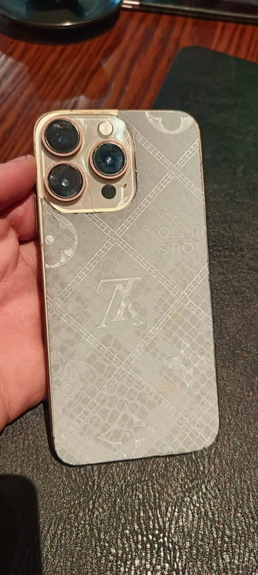 سلام عليكم
ايفون اكس محور 16 برو 
بطاريه مبدل 100 
شاشه مبدل 
ذاكره 256 
تك سيم 
ملاحظه بي فطر بالضهر ومتغلف 
سعر 1٧٠ بي مجال تواصل خاص قابل للمرواسه


**إذا كنت صاحب هذا الإعلان وتريد حذفه لأي سبب، رجاءا أرسل رسالة إلى الدعم الفني**