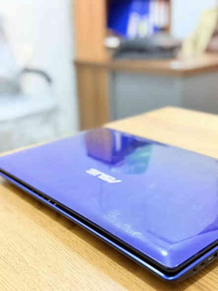 للبيع لابتوب ASUS K53S
المواصفات:
 معالج Intel Core i3
 كرت شاشة NVIDIA GeForce GT 520M
 منفذ USB 3.0 سريع
 شاشة 15.6 إنش
 كيبورد كامل مع نُمباد
 تبريد IceCool وتوفير للطاقة

الاتصال على الرقم 
***********
