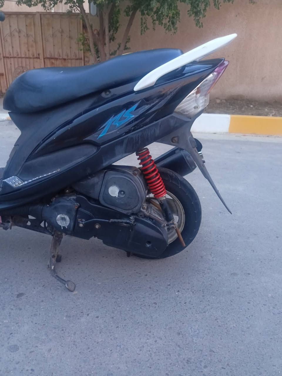 السـلام علـيكم
مـاكس عدله للبيع مفتوحه / بوشه 50 

نهضه ومشي خخير من الله ما تنكض 
دراجه كامله مانقصها برغي 

نضافاتها فول كفرات زلغ مابيهن 

سلف هندر 

كهربائياتها كامله اشاير هورن كامله 

حساس بريك خلفي 
قفل جنطه 
قفل ستيرن 

قطره دهن رياضي 

صالنصه FM جديده البلاد 

استانه نص وصفح 
دراجه نصبتها تخبل بكل وقت نكره سلف 

الشراي يرسلني خاص 

مـكاني / نـاصريه مركز بالشموخ قرب شارع يا حسين 

سعرها 650 وبيها مجال بسيط مو شراي لا تعبني 

*********** رقمي 
متواجد ماسنجر
