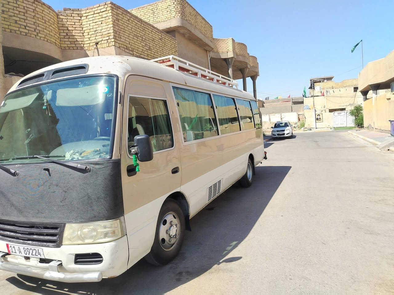 سلام عليكم خوان العزاه كوستر للبيع  بيت طين مودل 2002 السياره  الجاهز رقم نكليزي مكينه وكير كفاله وسعر 165 عامة الاستفسار ***********
