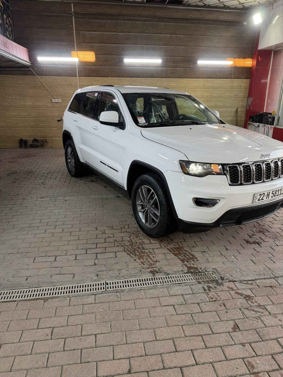 السلام عليكم
السعر 205 ورقة 
جيب لاريدو 2017 
محرك 3600 حساسات خلفية 
شفتات ستيرن شاشه  كامره
لايت زنون عالي وناصي 
بدون صبغ فقط دعاميه 
مكان سيارة بغداد جميلة 
***********
