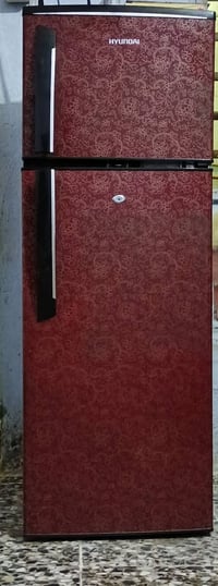 ثلاجة عاطلة • للبيع