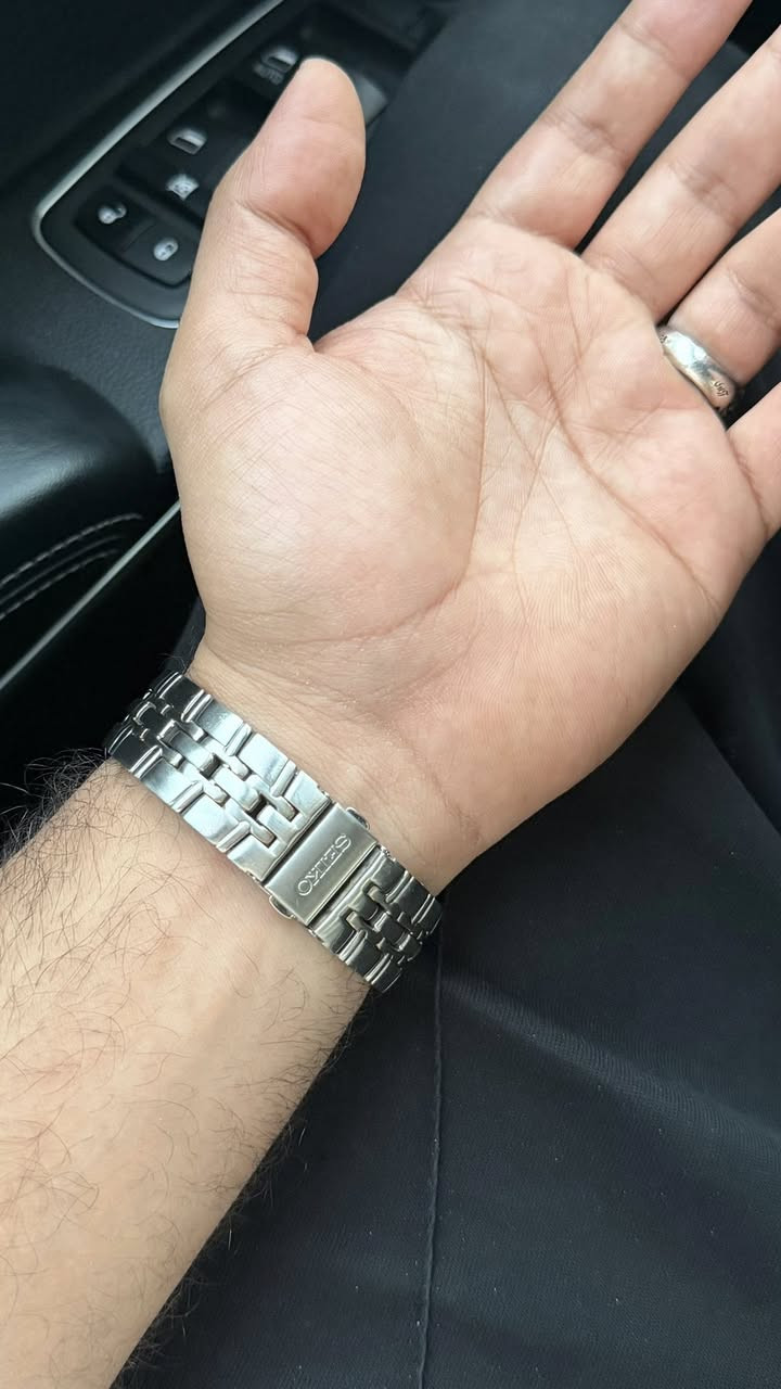 Made in Japan 🇯🇵
سيكو ياباني اصلي 
انتاج التسعينات 1990s
قطر 36/37
ارقام رومانية
منفذ يومي
نظام التشغيل كوارتز 🔋
مينا مميزة زرقاء
كلشي بلادي بالساعة سير وبوك  مختم
نضافة تامة لوك 100‎%‎
85 الف سعر نهائي


**إذا كنت صاحب هذا الإعلان وتريد حذفه لأي سبب، رجاءا أرسل رسالة إلى الدعم الفني**