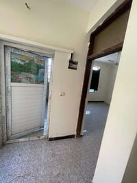 شقة للايجار الدورة شارع نسائم النخيل الزراعي مساحة ٥٠ متر  تحتوي على ه...