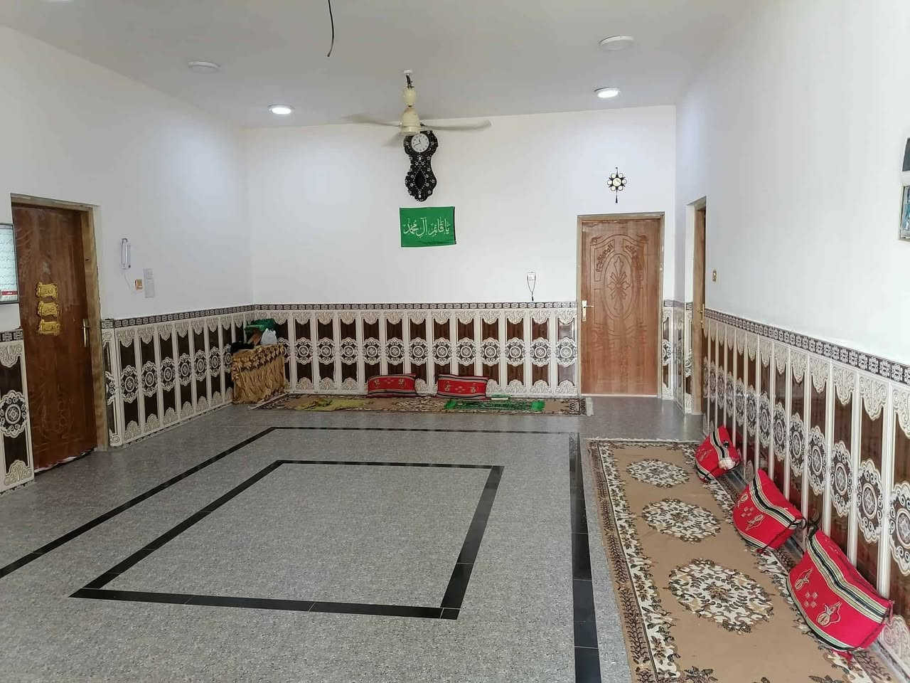 سلام عليكم دونم زراعي مع بيت للبيع ناصريه مدينة الصدر خلف الروف البيت يتكون من ثلاث غرف +مطبخ وصحيات البناء ٣٠٠ متر طابوك كونكريت
ودوانيه ١٢ متر
يحتوي الدونم على ٤٠ نخله 🌴🌴
الخاص مفتوح للإستفسار


**إذا كنت صاحب هذا الإعلان وتريد حذفه لأي سبب، رجاءا أرسل رسالة إلى الدعم الفني**